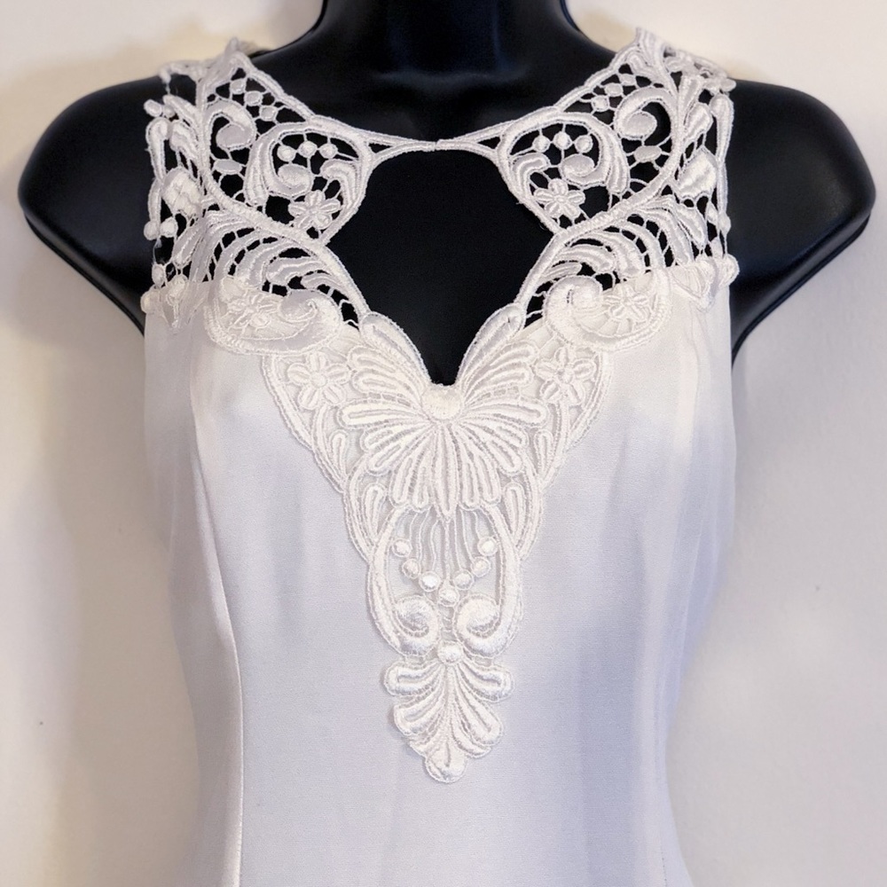 Vintage 1980s Wedding Dress - Picture 3 of 16